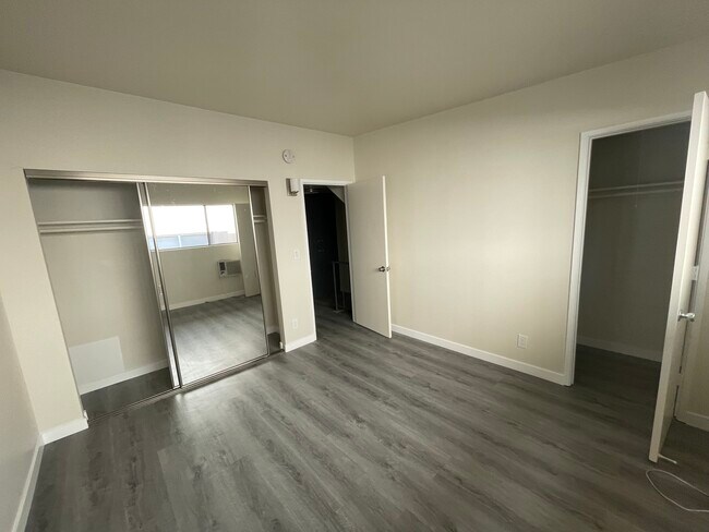 Building Photo - 4087 Tujunga Ave
