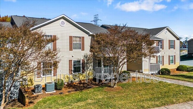 Foto del edificio - 5521 Hornaday Rd