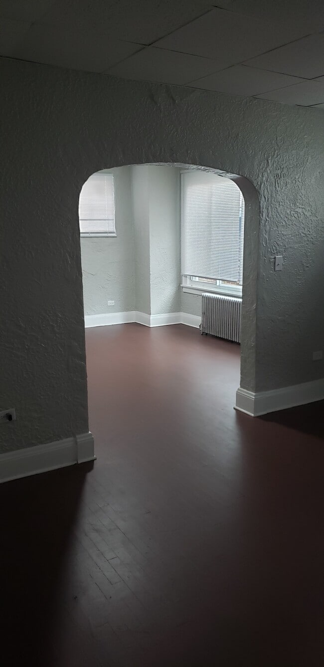 Building Photo - 535 Shelbourne Ave