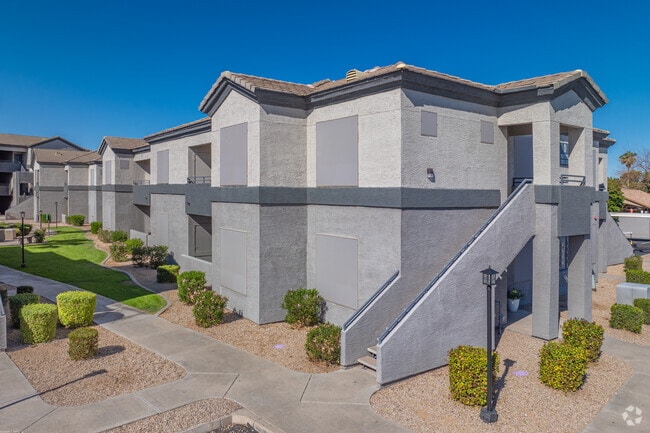 Building Photo - Laguna at Arrowhead Ranch