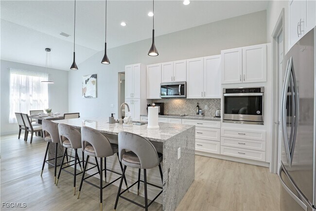 Foto del edificio - 217 NW 36th Ave