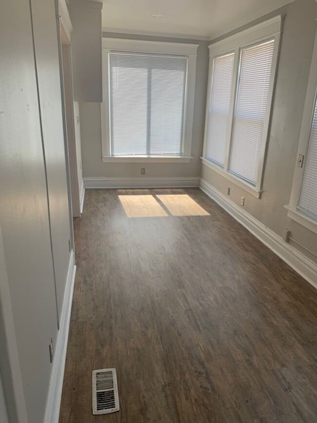 Photo - Ferguson Apartment