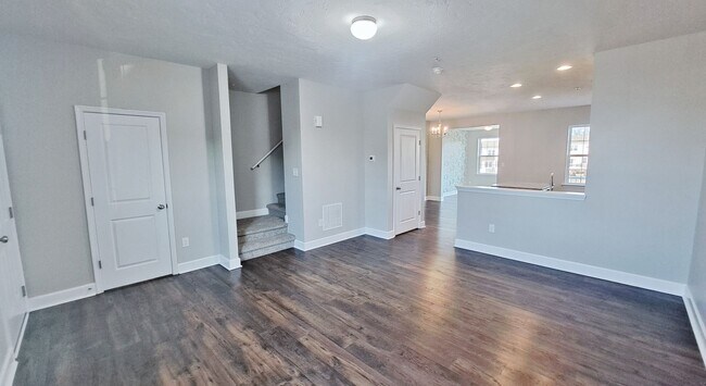 Foto del edificio - 3 Bed / 3-1/2 Bath Single Family Townhome