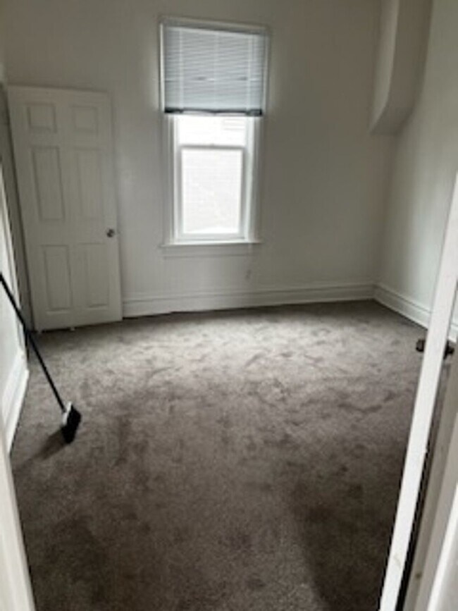 Building Photo - Quaint Charm in Liberty Wells: Recently Up...