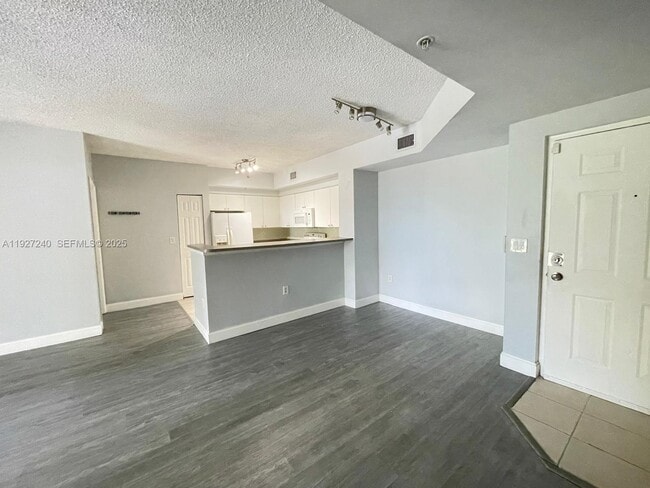 Building Photo - 1541 S Ocean Blvd