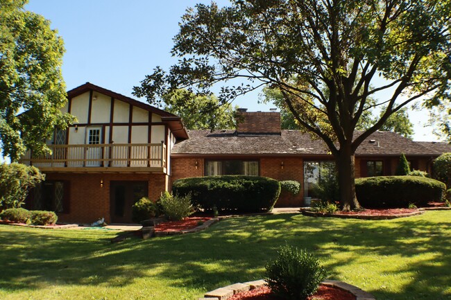 Building Photo - 44 Kingston Dr