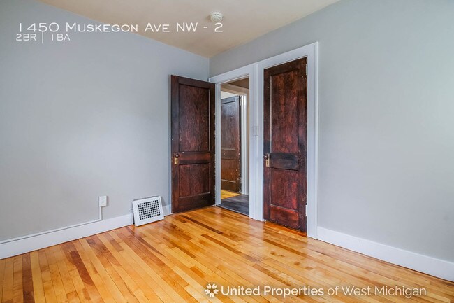 Beautiful Upper Duplex Hardwood Floors Apartment For Rent In