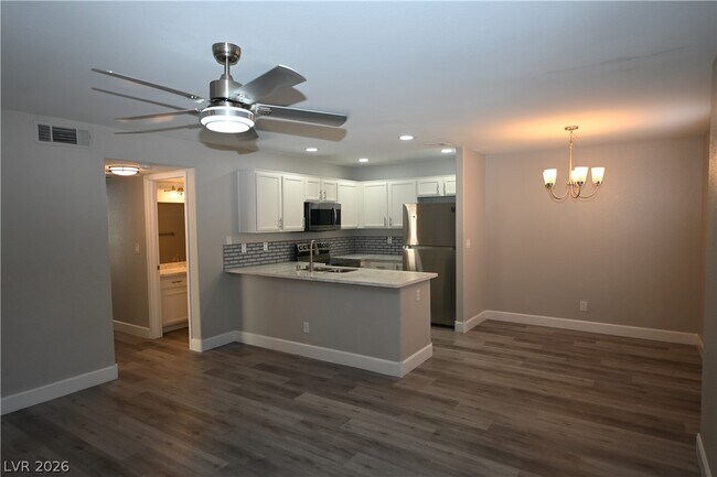 Foto del edificio - 2968 Juniper Hills Blvd