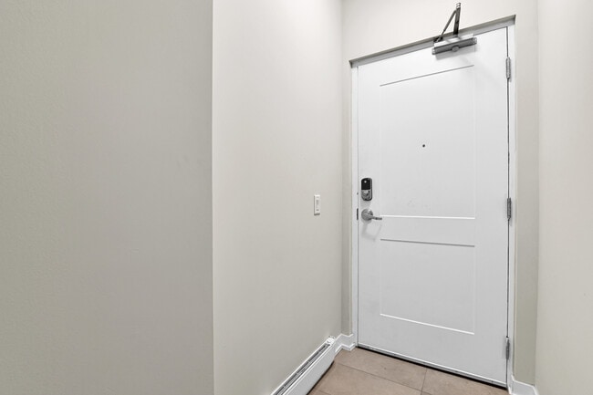Building Photo - 338 Rhonda Stewart Private