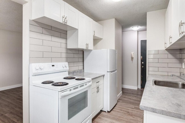 Building Photo - Lockwood Apartments