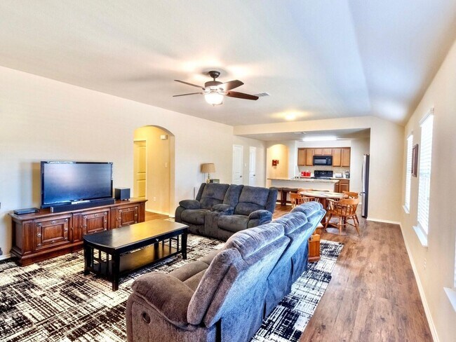 Foto del edificio - 4 Bedroom Single Family Home in Princeton
