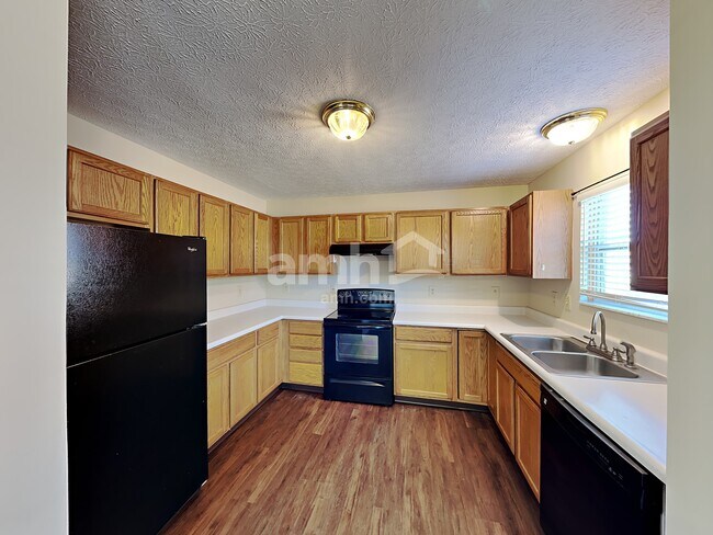 Foto del edificio - 1064 Amherst Blvd