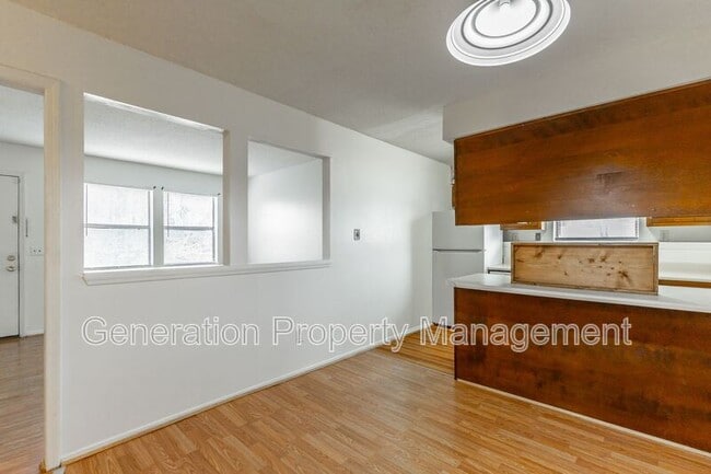 Foto del edificio - 72 Knollwood Dr