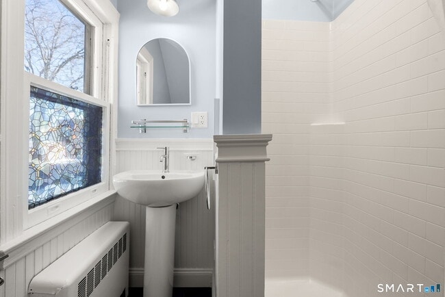 Foto del edificio - 360 Farmington Ave