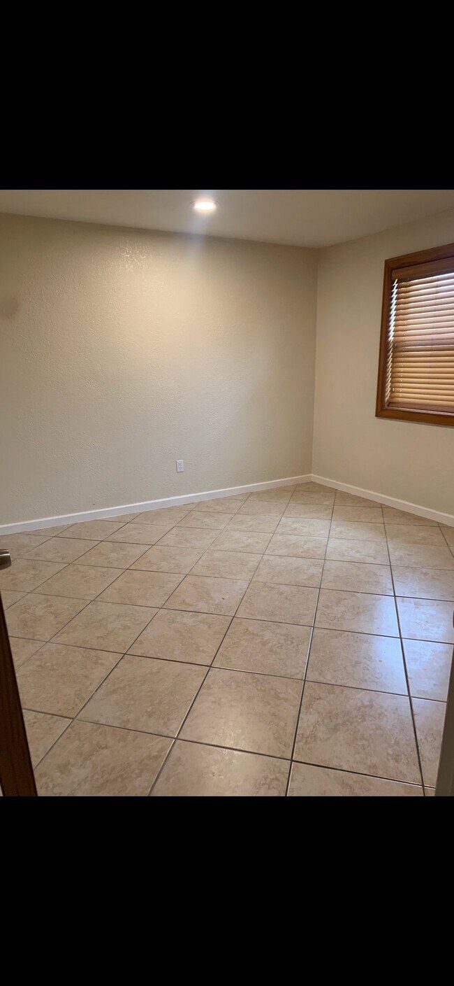 Foto del edificio - 384 SW 17th Terrace