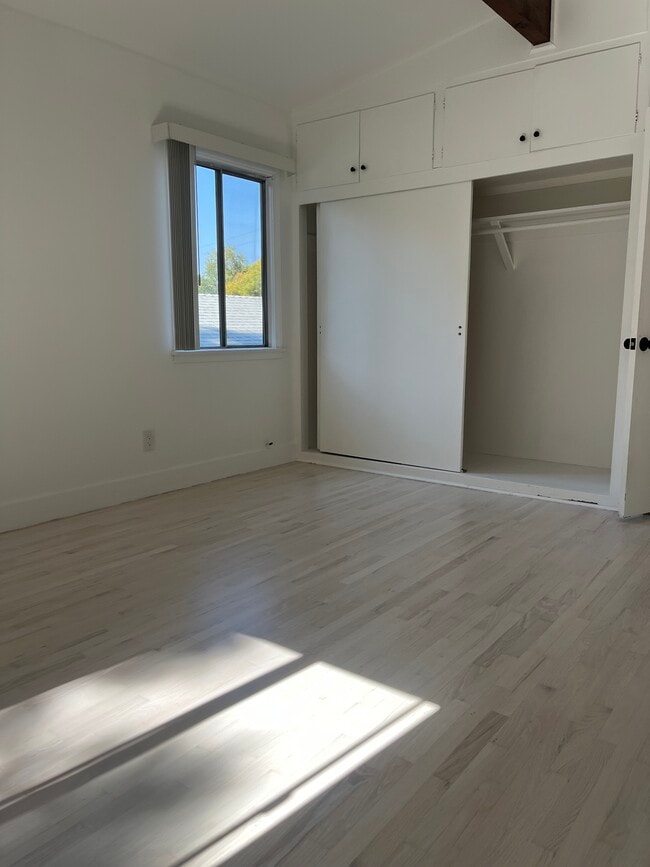 Foto del edificio - 3430 Caroline Ave