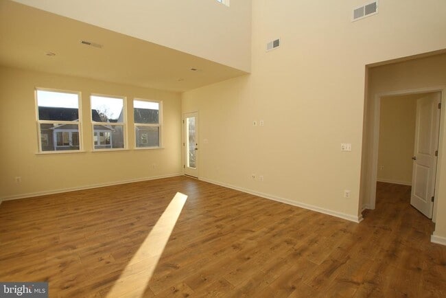 Building Photo - 390 Scranton Ln