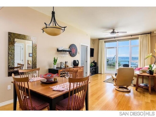 Foto del edificio - 1431 Pacific Hwy