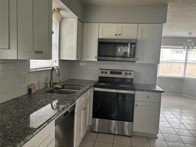 Foto del edificio - 402 Oak Harbor Dr