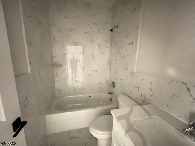 Foto del edificio - 484 S 19th St