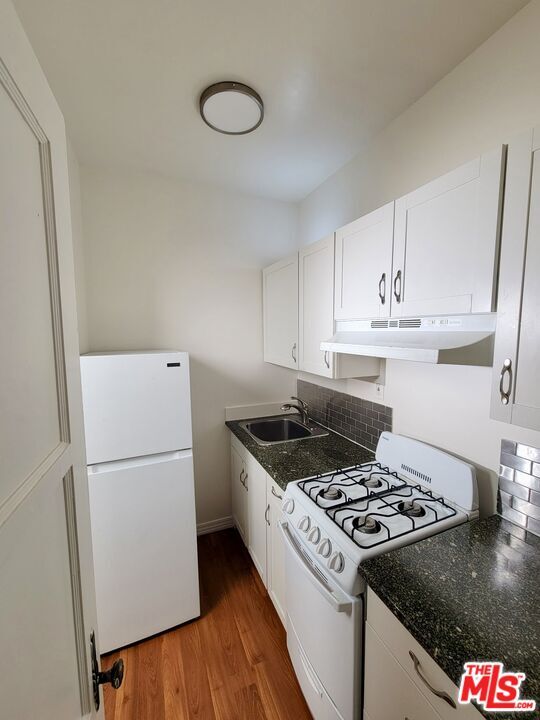 Foto del edificio - 639 Cochran Ave