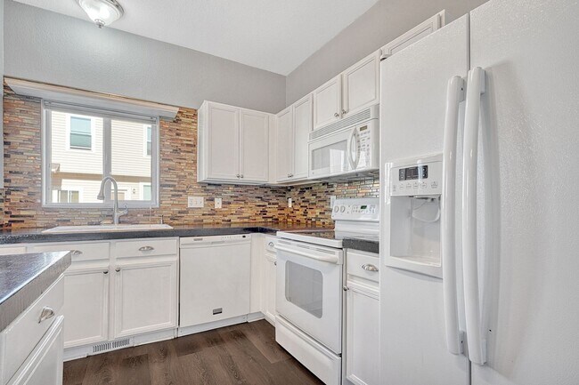 Foto del edificio - 10574 Country Park Point