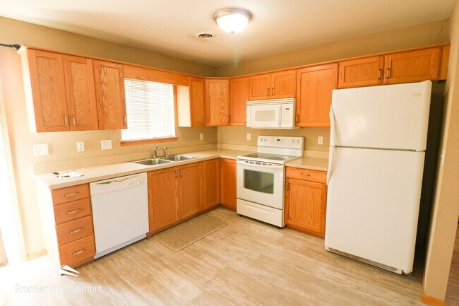 Foto del edificio - Comfortable 3 bedroom 2 bathroom duplex lo...