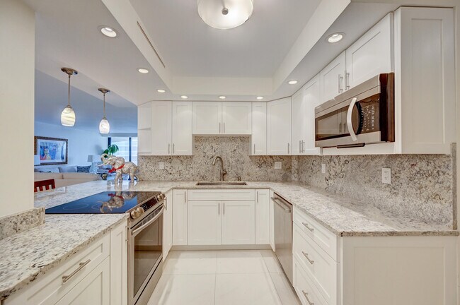 Building Photo - 3250 S Ocean Blvd