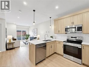 Building Photo - 935 Twamley St W