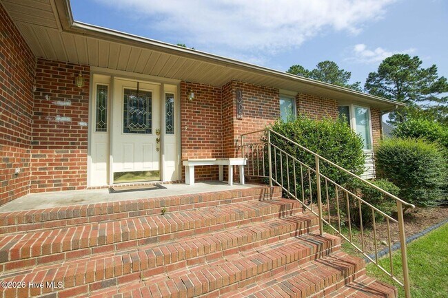 Foto del edificio - 1205 Greenbriar Dr