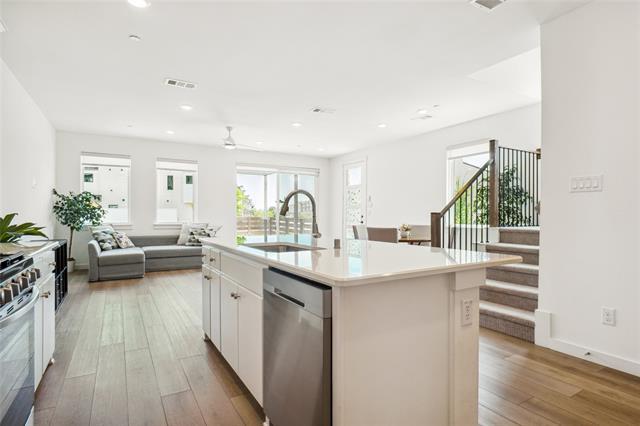 Foto del edificio - 3811 Rosemont Dr