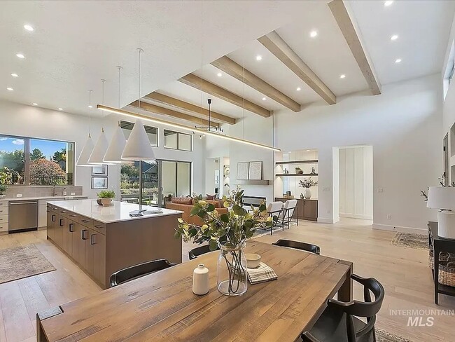 Building Photo - Custome build in Movado Estates