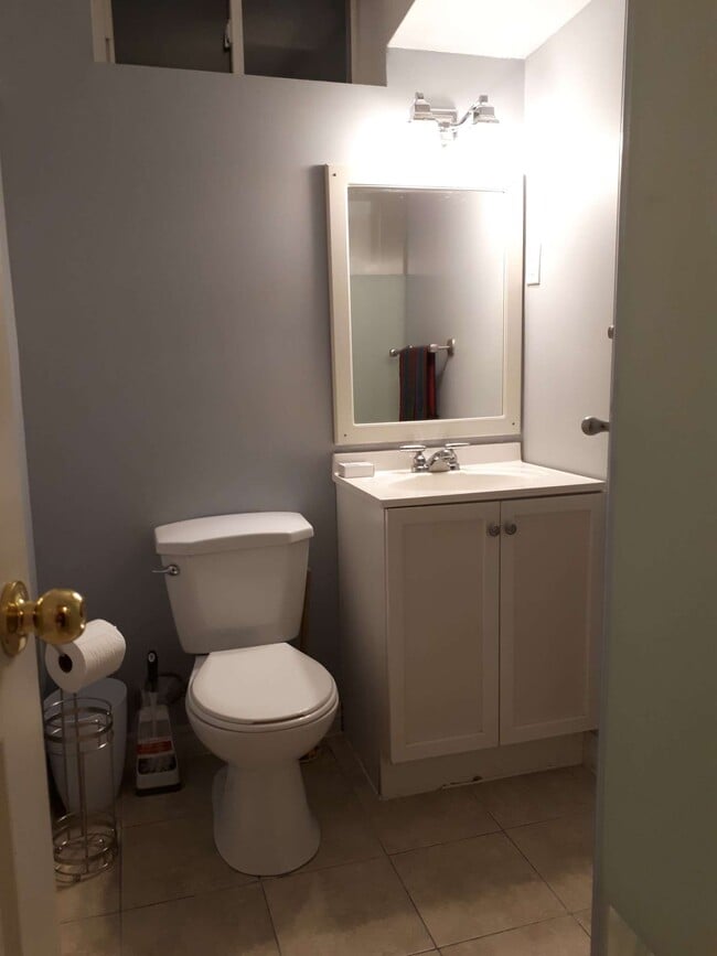 Building Photo - 430 Pioneer Dr