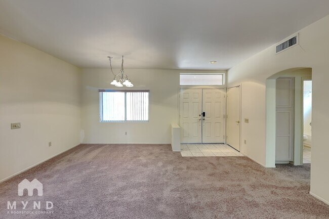 Foto del edificio - 16181 W Heritage Dr