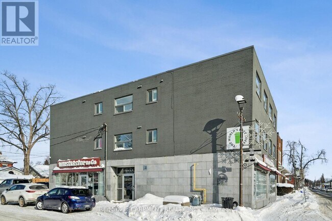 Building Photo - 1 Elgin St N