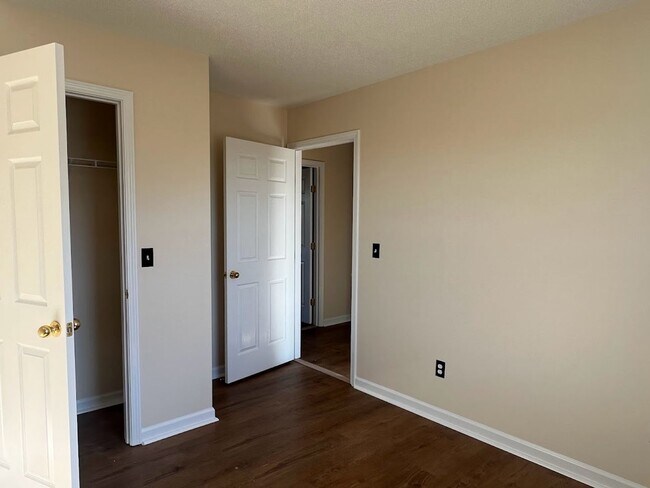 Foto del edificio - 129 Meadowlark Drive