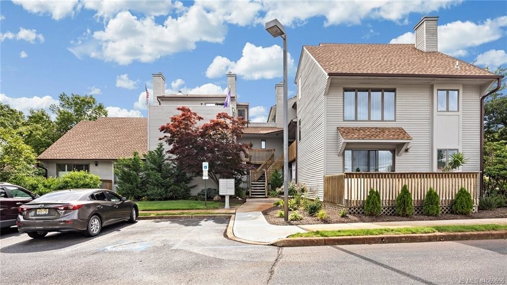 Foto principal - 2230 Bridge Ave