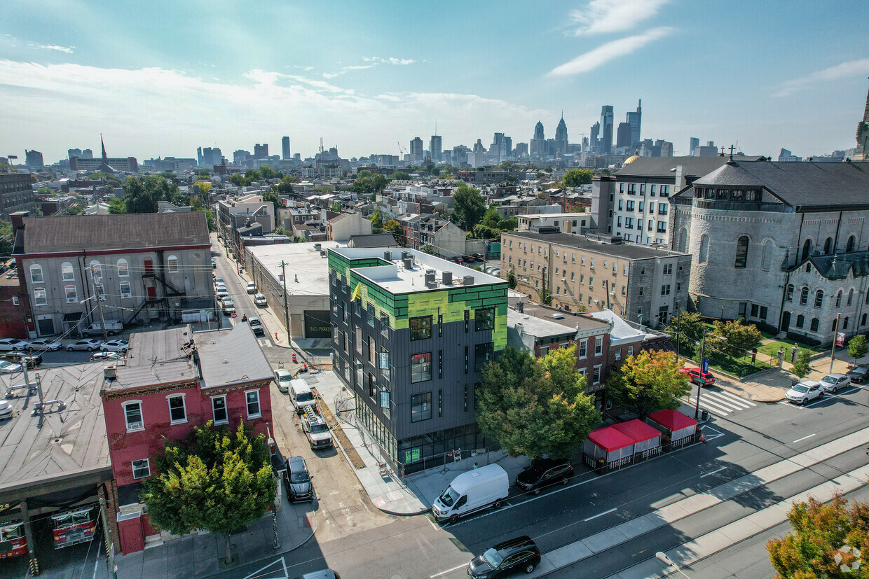 10/15/21 UC - 416-420 W Girard Ave