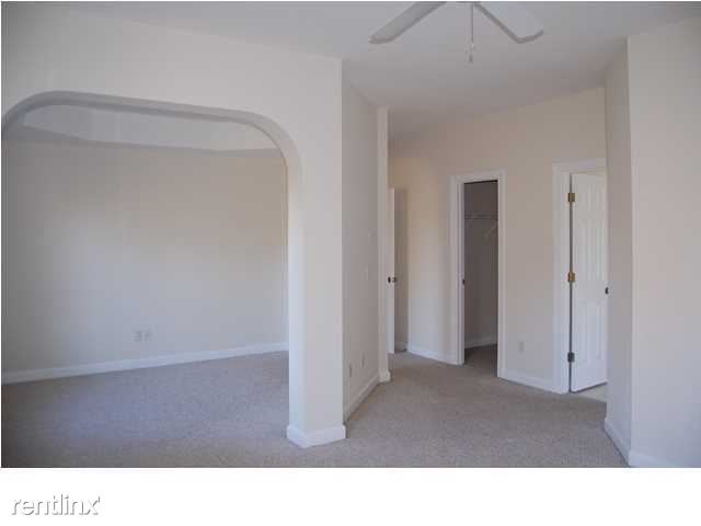 Building Photo - 2 br, 2 bath Condo - 1707 N Elgin Ct