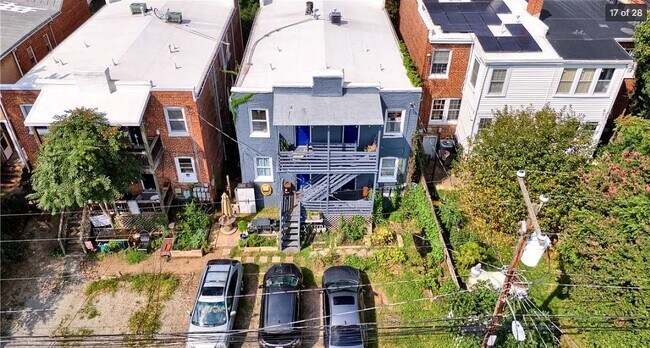 Building Photo - 2111 Maplewood Ave