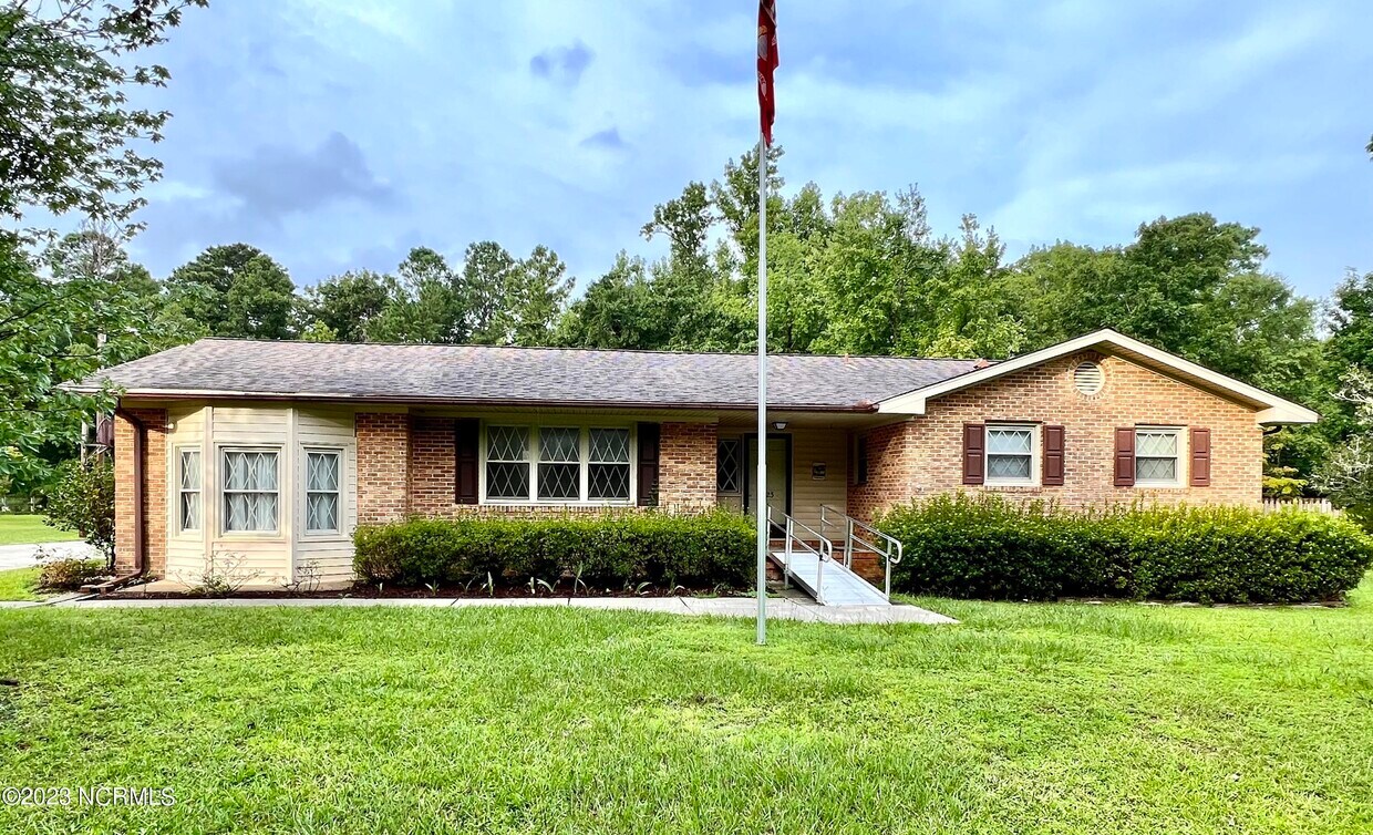 2923 Middle Sound Loop Rd, Wilmington, NC 28411 House Rental in Wilmington, NC