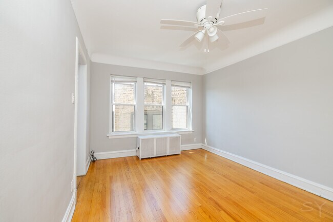 Foto del edificio - 6751 N Artesian Ave