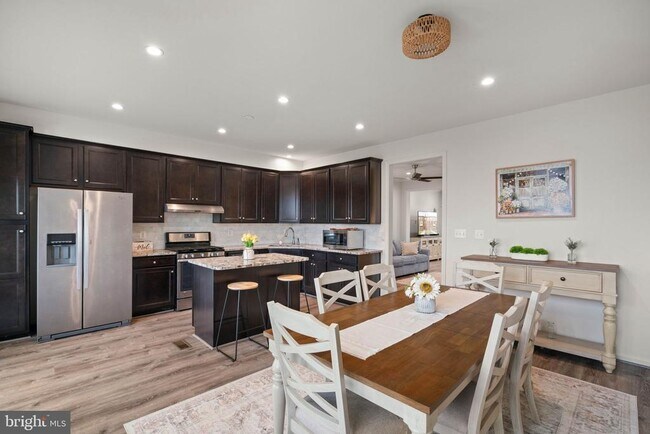 Foto del edificio - 15981 Marsh Pl