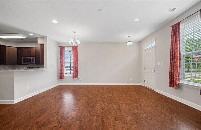 Foto del edificio - 623 Freeman Dr