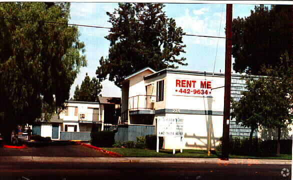 Building Photo - Torrey Apartments