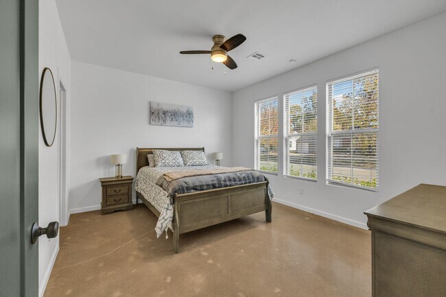 Foto del edificio - P.57 Kode Properties, LLC 1240-1242