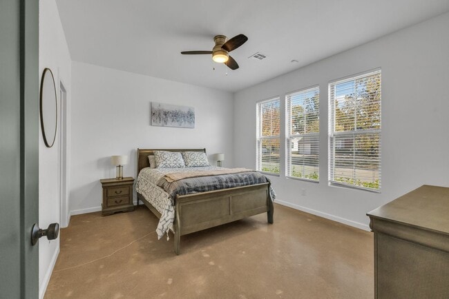 Building Photo - P.57 Kode Properties, LLC 1240-1242