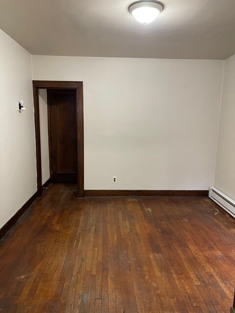 Building Photo - 909 Chartiers Ave