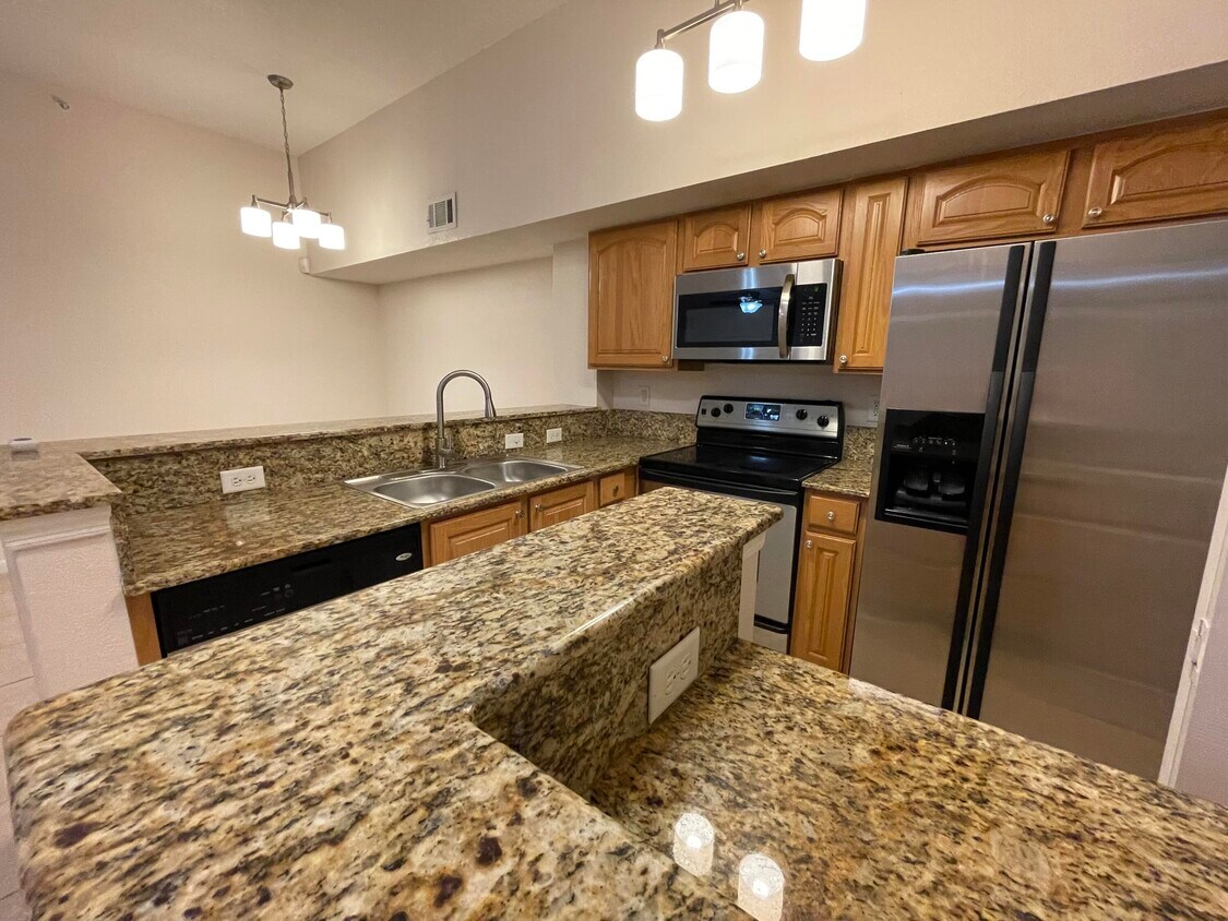 Foto principal - 211 SW Palm Dr