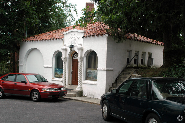 Primary Photo - 700 N 3rd St